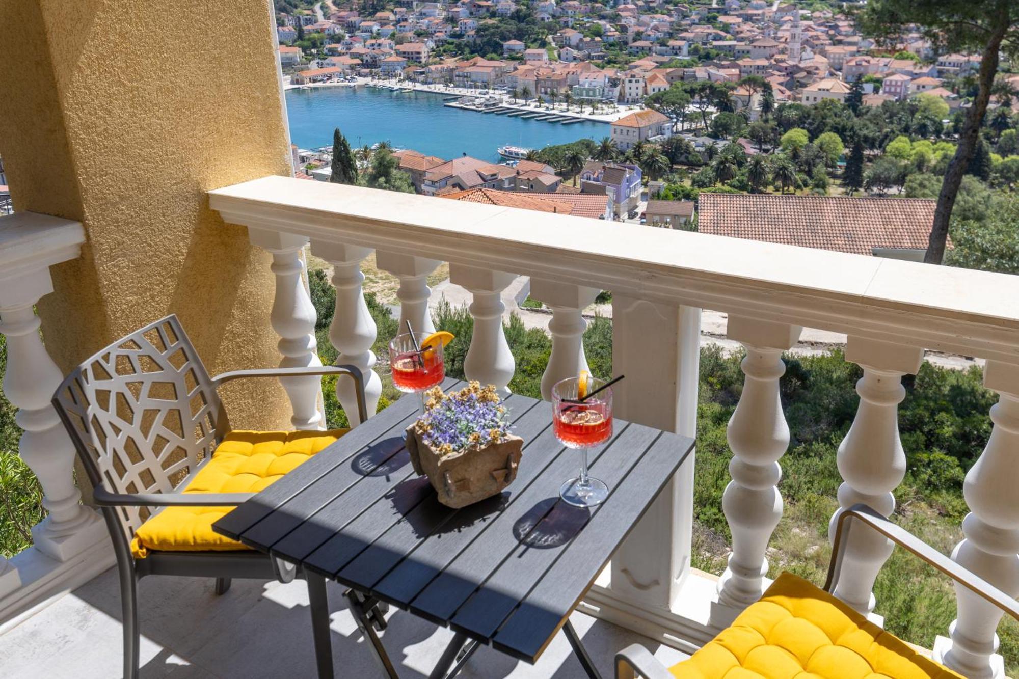 Villa Vista Hvar 耶尔萨 外观 照片