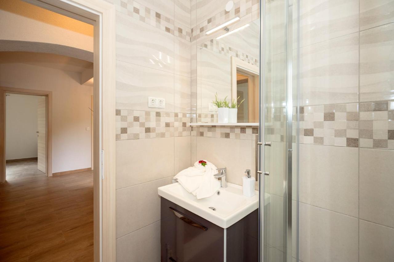 Villa Vista Hvar 耶尔萨 外观 照片